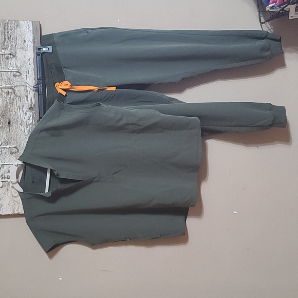 Figs Other - 2 piece FIGS technical collection scrubs bonsai